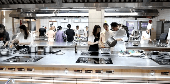 Harmony • Youth Night School: Taizhou Nurtures Fertile Ground for Youth Growth